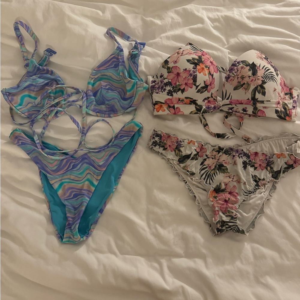 SET TWO BIKINIS 👙 ☀️ 36DD top M/L (8) bottoms ASOS TARGET Floral underwire